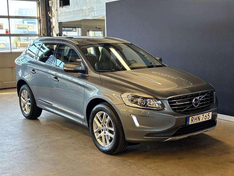 Grå Begagnad 2016 Volvo XC60 Standard SUV | 208 000 kr (Bra pris) - Bild 1/4