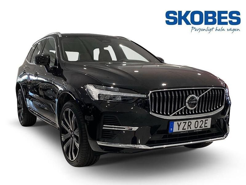 Svart Begagnad 2025 Volvo XC60 Plus SUV | 699 400 kr (Dyr) - Bild 1/4