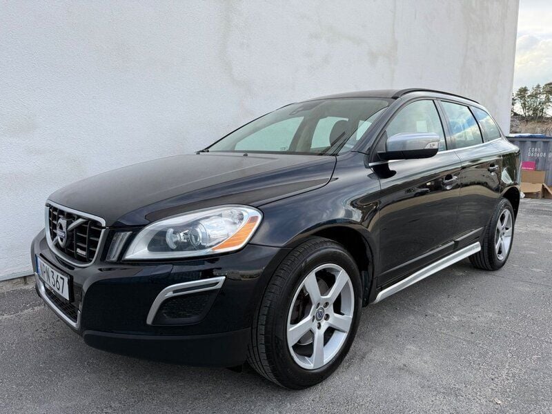 Svart Begagnad 2011 Volvo XC60 R-Design SUV | 149 900 kr (Bra pris) - Bild 1/4