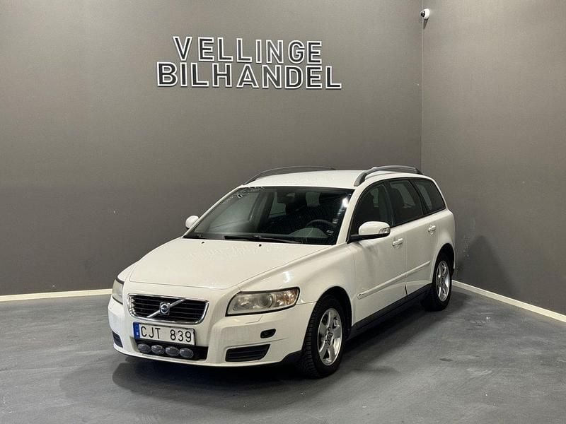 Vit Begagnad 2008 Volvo V50 Kombi | 34 900 kr (Bra pris) - Bild 1/4