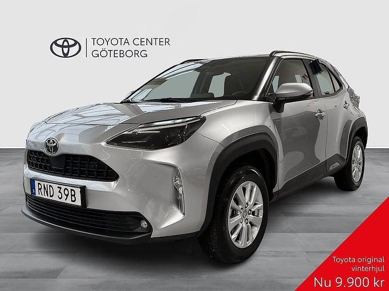 Silver Begagnad 2024 Toyota Yaris Cross Active SUV | 269 900 kr (Marknadspris) - Bild 1/3