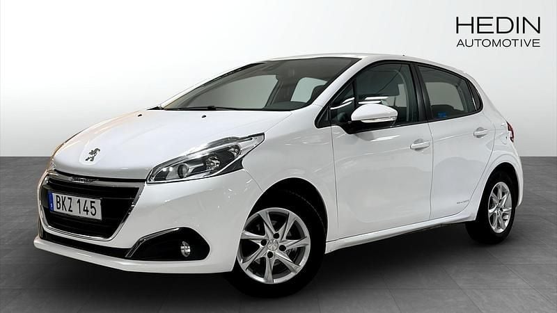 Vit (white) Begagnad 2016 Peugeot 208 Halvkombi | 69 000 kr (Marknadspris) - Bild 1/4