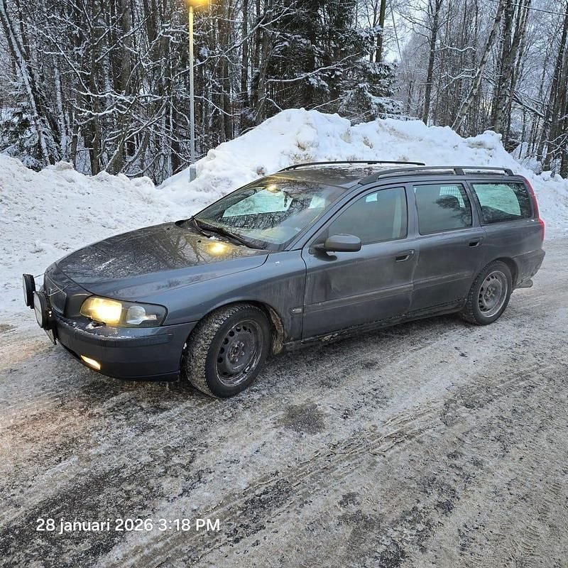 Begagnad 2004 Volvo V70 Kombi | 22 000 kr (Marknadspris) - Bild 1/4