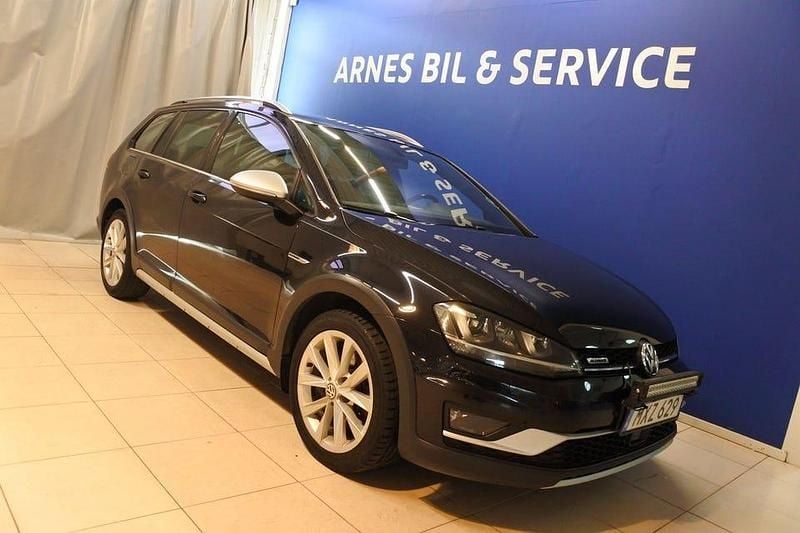 Svart Begagnad 2016 VW Golf Alltrack Kombi | 99 900 kr (Marknadspris) - Bild 1/4