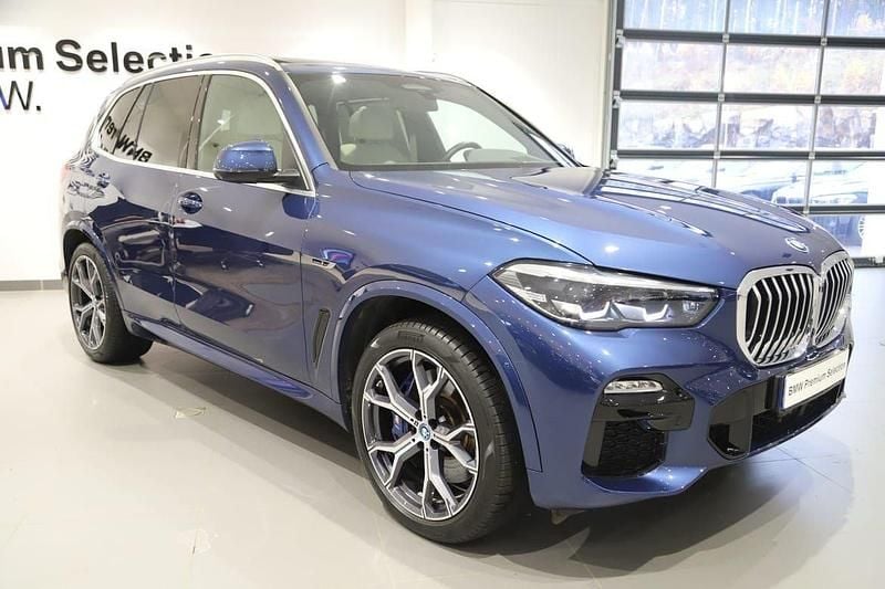 Blå Begagnad 2022 BMW X5 M M Sport SUV | 699 000 kr - Bild 1/3