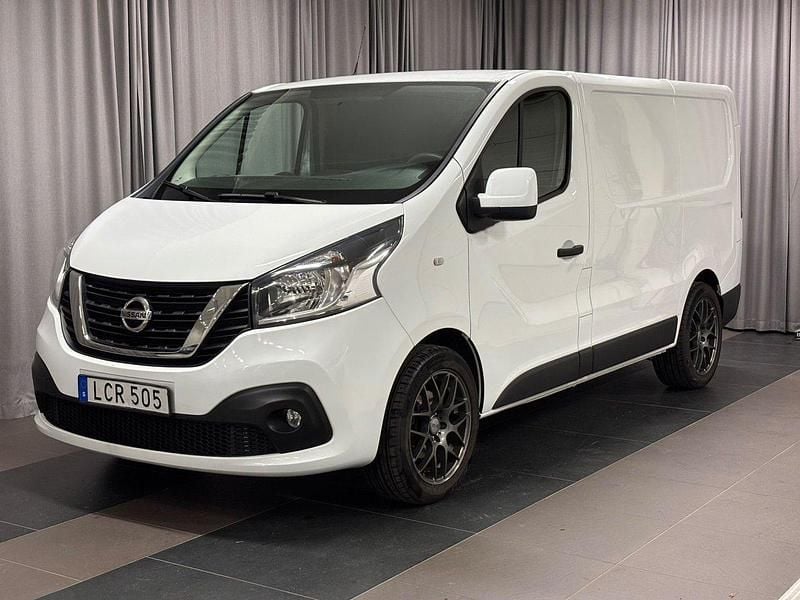 Vit Begagnad 2017 Nissan NV300 Van | 169 900 kr (Marknadspris) - Bild 1/4