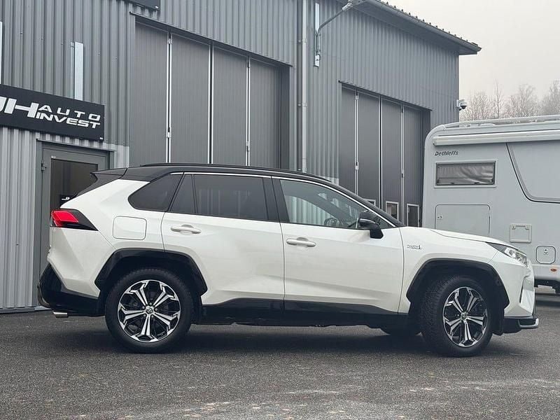 Begagnad Toyota RAV4 Premium 306 HK (225 kW) 2021 Vit SUV