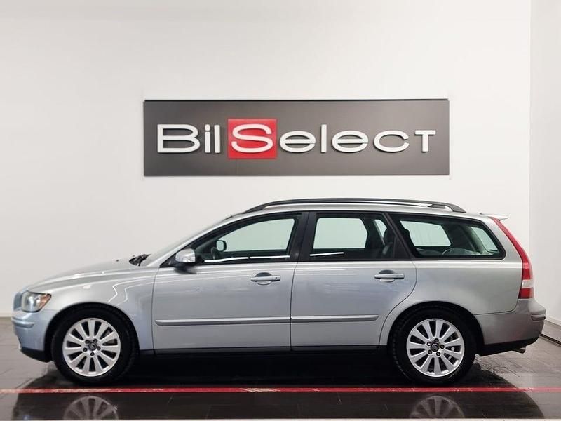 Begagnad Volvo V50 Summum 180 HK (132 kW) 2006 Silver Kombi