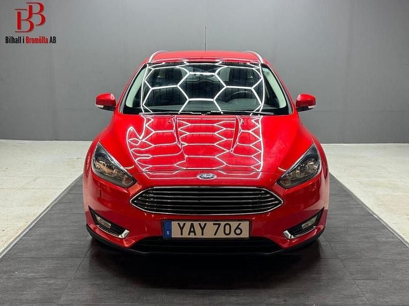 Röd Begagnad 2016 Ford Focus Kombi | 74 900 kr (Bra pris) - Bild 1/4
