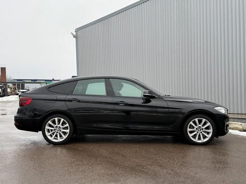 Begagnad BMW 320 Gran Turismo 184 HK (135 kW) 2014 Svart