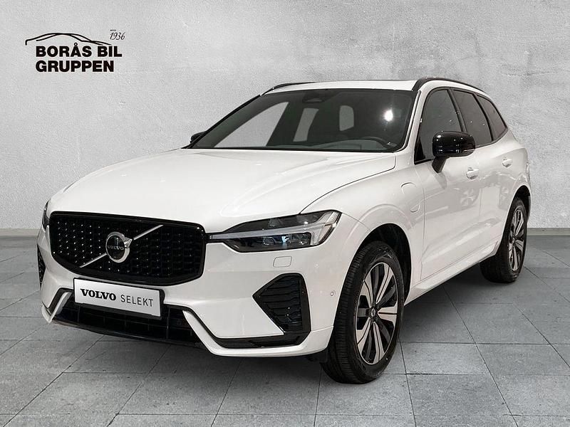 Vit Begagnad 2025 Volvo XC60 Plus SUV | 549 000 kr (Marknadspris) - Bild 1/4