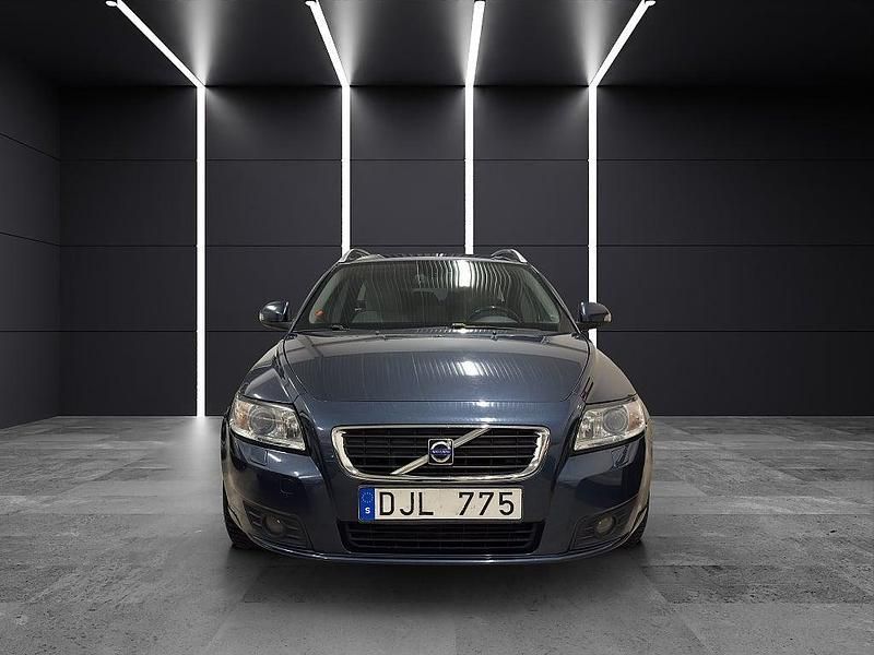 Begagnad Volvo V50 Summum 109 HK (80 kW) 2010 Blå Kombi
