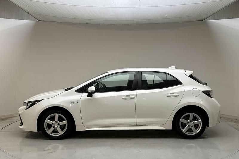 Begagnad Toyota Corolla Active 122 HK (89 kW) 2020 Vit