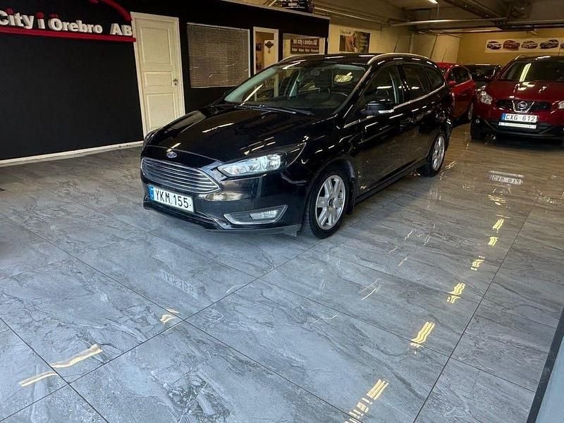 Begagnad Ford Focus 125 HK (91 kW) 2016 Svart Kombi
