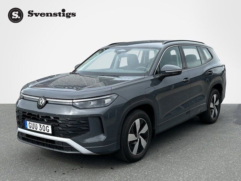 Grå Begagnad 2024 VW Tayron Life SUV | 485 000 kr - Bild 1/4