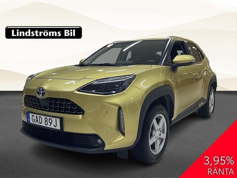 Gul Begagnad 2022 Toyota Yaris Cross Edition SUV | 289 900 kr (Marknadspris) - Bild 1/3