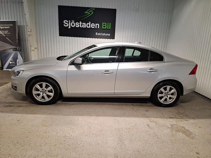 Begagnad Volvo S60 Momentum 150 HK (110 kW) 2016 Silver Sedan