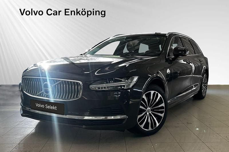 Grå Begagnad 2022 Volvo V90 Core Kombi | 389 900 kr (Marknadspris) - Bild 1/3
