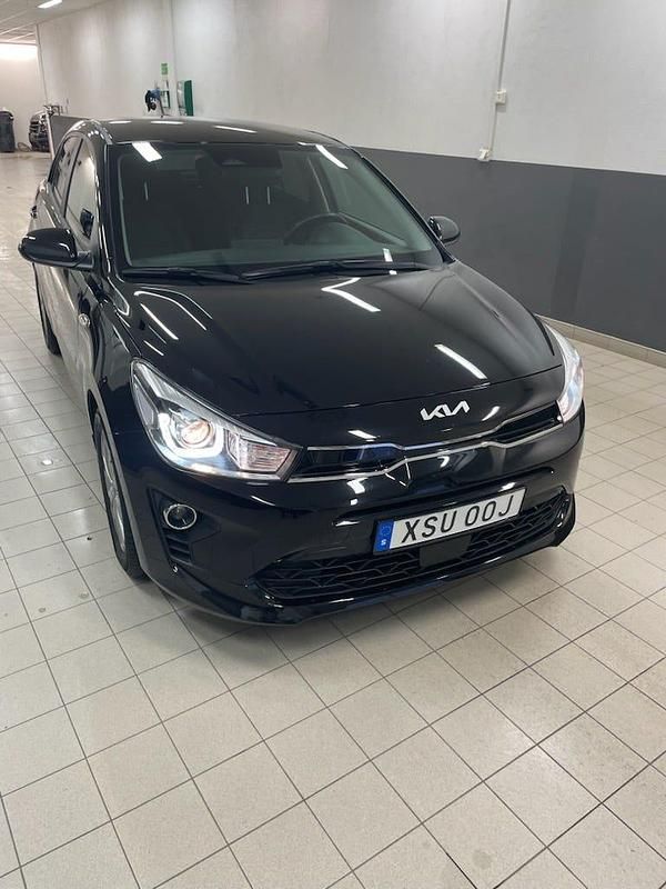 Begagnad 2022 Kia Rio Halvkombi | 159 000 kr (Marknadspris) - Bild 1/4