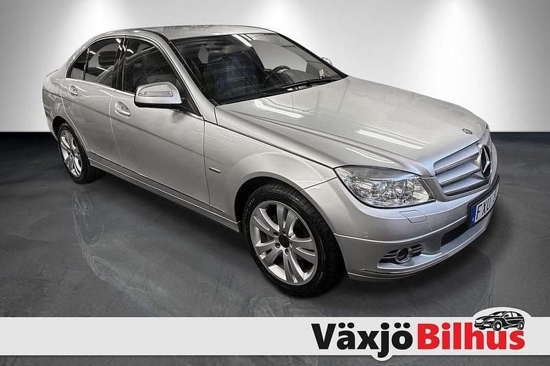 Silver Begagnad 2007 Mercedes C200 Avantgarde Sedan | 99 900 kr (Lite dyr) - Bild 1/4