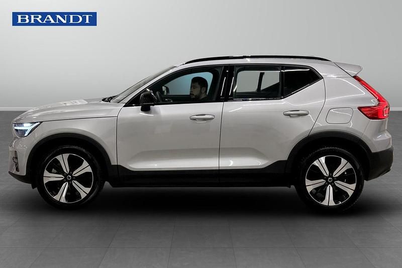 Begagnad Volvo XC40 Single Motor 175 kW (238 HK) 2023 Silver SUV
