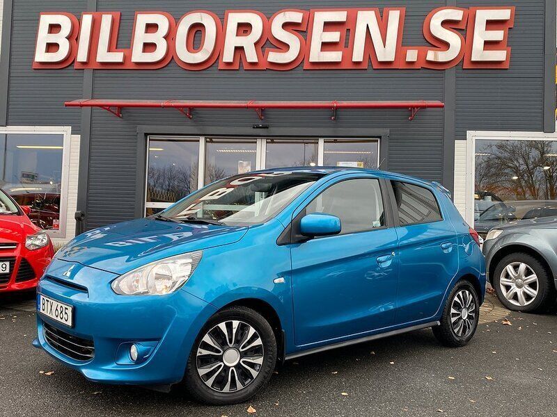 Ljusblå (blå) Begagnad 2014 Mitsubishi Space Star Kombi | 55 000 kr (Marknadspris) - Bild 1/4