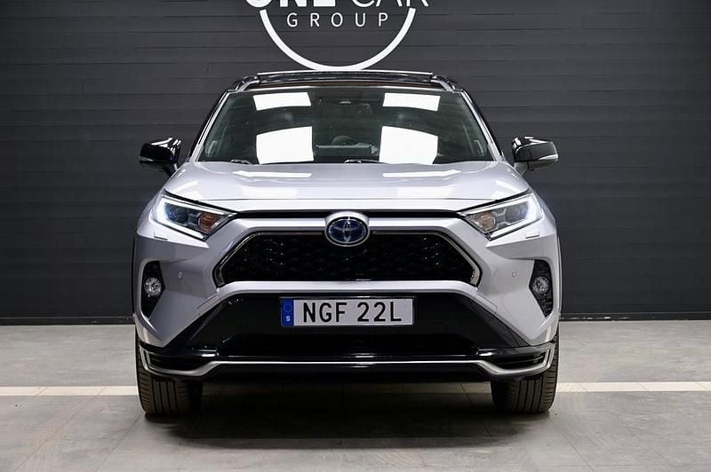 Begagnad Toyota RAV4 Hybrid Style 185 HK (136 kW) 2021 Grå SUV