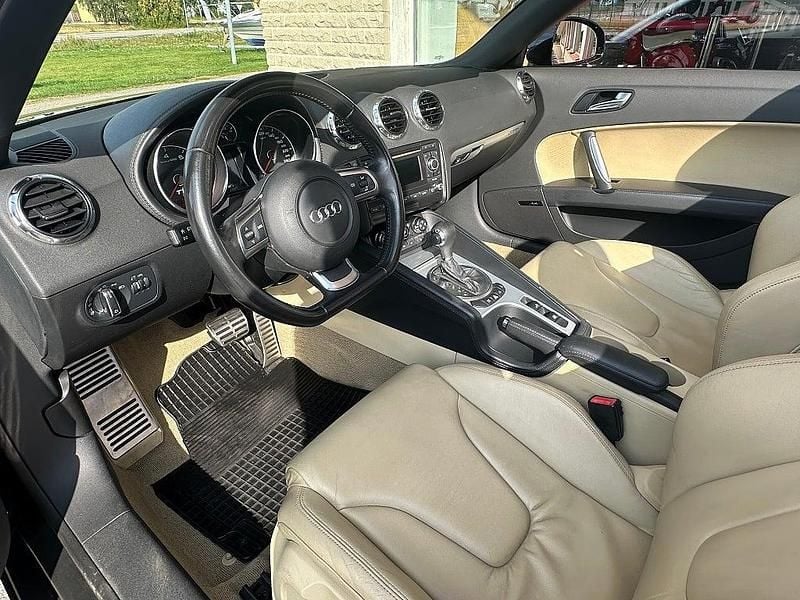 Begagnad Audi TT Roadster 251 HK (184 kW) 2007 Svart Cab