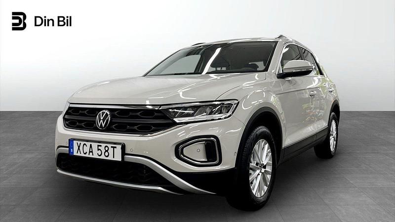 Grå Begagnad 2022 VW T-Roc Life SUV | 279 900 kr (Marknadspris) - Bild 1/4