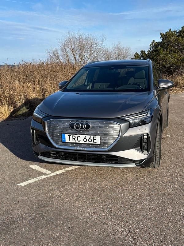 Begagnad 2022 Audi Q4 e-tron SUV | 295 000 kr (Marknadspris) - Bild 1/4