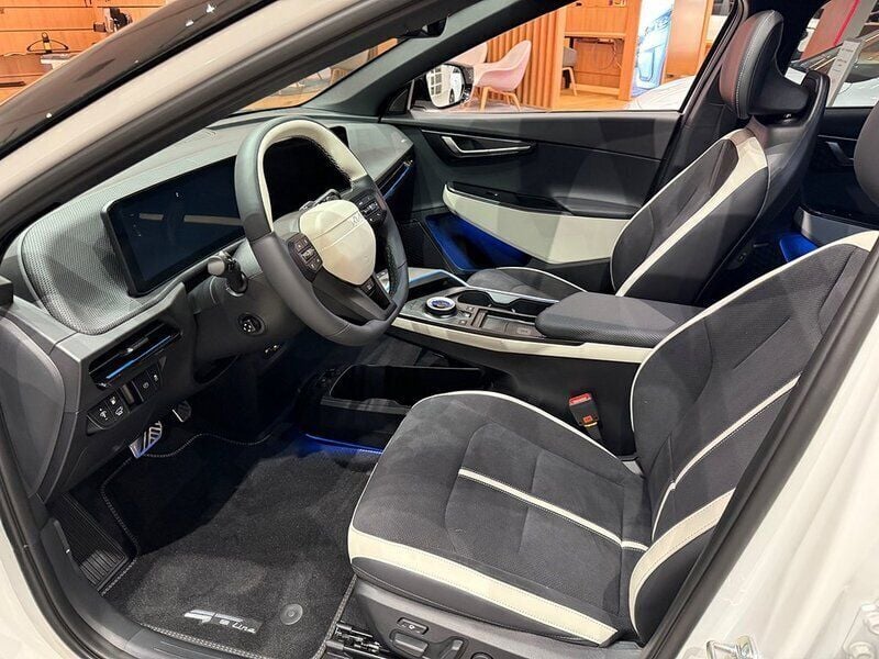 Begagnad Kia EV6 GT-Line 239 kW (325 HK) 2024 Vit SUV