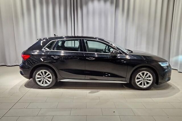 Begagnad Audi A3 Proline 151 HK (111 kW) 2023 Svart Sedan