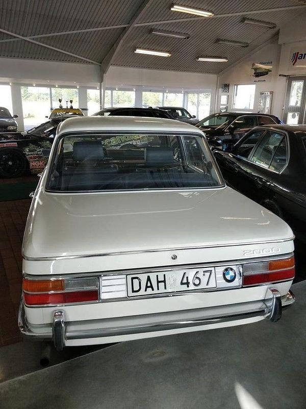 Begagnad BMW 2000 101 HK (74 kW) 1971 Vit Sedan