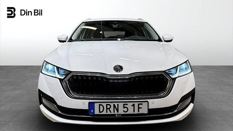 Begagnad Skoda Octavia Style 150 HK (110 kW) 2024 Candy white Kombi