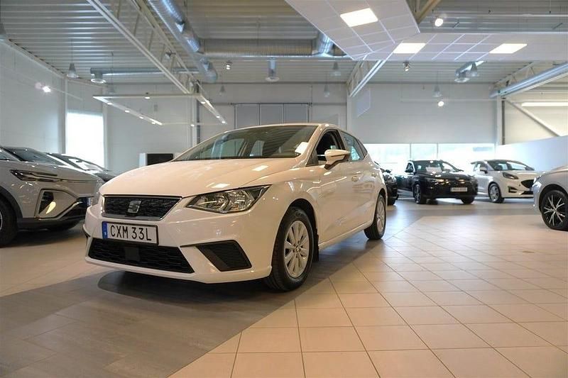 Vit Begagnad 2019 Seat Ibiza Halvkombi | 104 900 kr (Marknadspris) - Bild 1/4