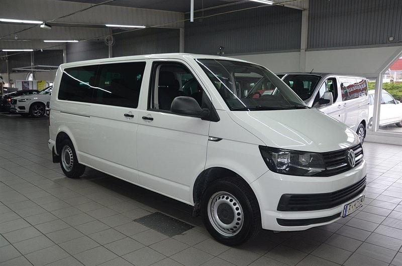 Vit Begagnad 2016 VW Caravelle Trendline Minibuss | 199 900 kr (Bra pris) - Bild 1/4