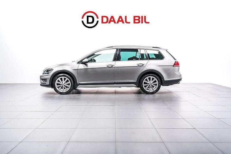 Silver Begagnad 2017 VW Golf Alltrack Kombi | 164 700 kr (Marknadspris) - Bild 1/4