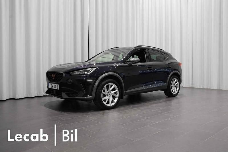 Asphalt blue metallic Begagnad 2023 Cupra Formentor SUV | 264 500 kr (Marknadspris) - Bild 1/4