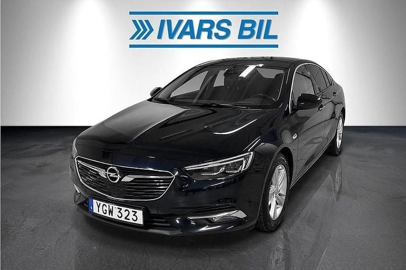 Blå Begagnad 2017 Opel Insignia Business Halvkombi | 154 900 kr (Marknadspris) - Bild 1/4