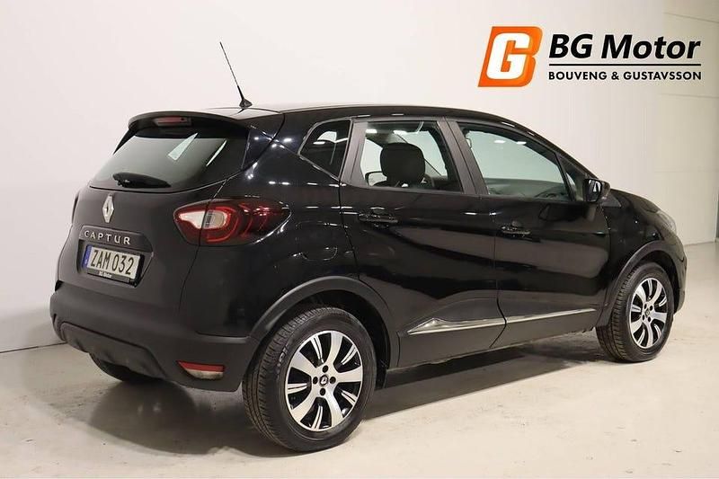 Begagnad Renault Captur 90 HK (66 kW) 2018 Svart SUV