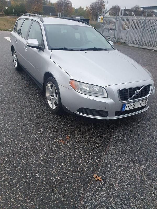 Begagnad 2009 Volvo V70 Kombi | 35 000 kr (Superpris) - Bild 1/4