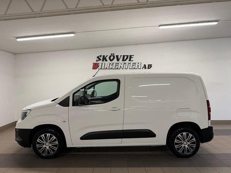 Vit Begagnad 2019 Opel Combo Van | 139 700 kr (Dyr) - Bild 1/4