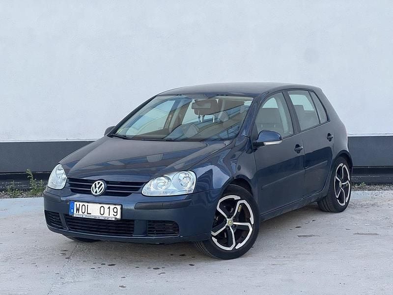 Grå Begagnad 2005 VW Golf IV Halvkombi | 39 900 kr (Lite dyr) - Bild 1/4
