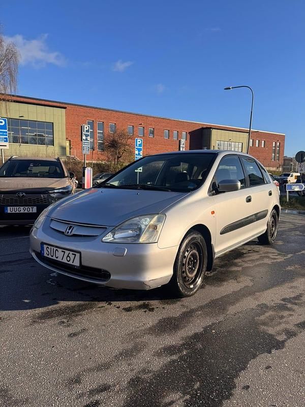 Begagnad 2001 Honda Civic Halvkombi | 16 000 kr (Marknadspris) - Bild 1/4