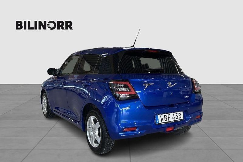 Begagnad Suzuki Swift 83 HK (61 kW) 2024 Blå Halvkombi