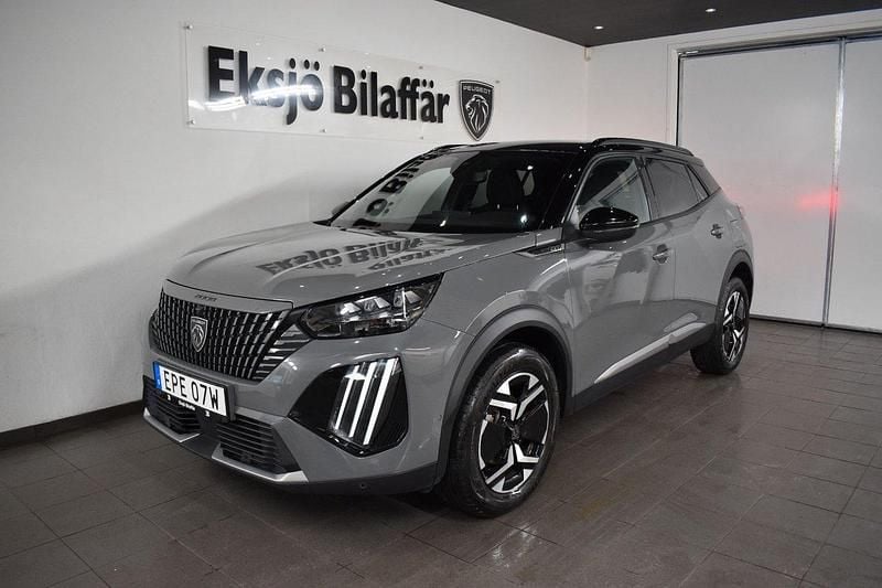 Grå Begagnad 2024 Peugeot 2008 GT-line SUV | 259 500 kr (Marknadspris) - Bild 1/4
