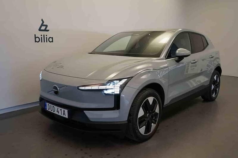 Grå Ny 2024 Volvo EX30 Single Motor SUV | 334 500 kr - Bild 1/1