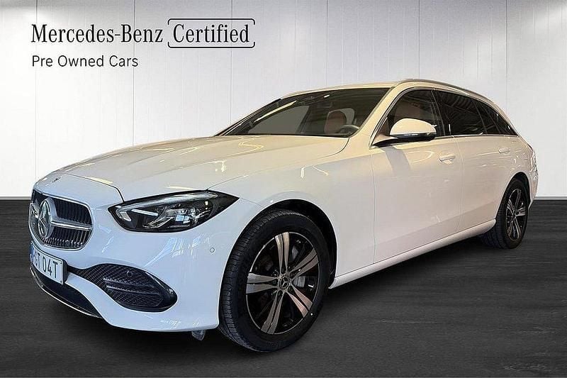 Vit Begagnad 2022 Mercedes C300e Kombi | 399 000 kr (Superpris) - Bild 1/4