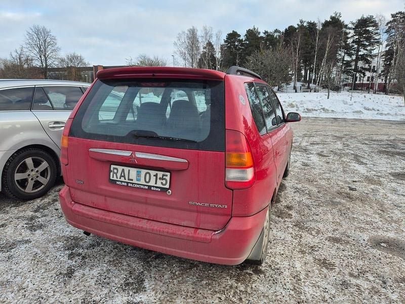 Begagnad Mitsubishi Space Star 122 HK (89 kW) 2000 Minibuss
