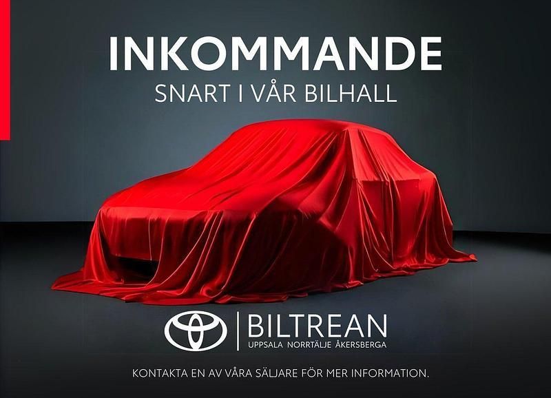 Vit Begagnad 2024 Toyota Yaris Hybrid Active Halvkombi | 249 000 kr (Marknadspris) - Bild 1/4